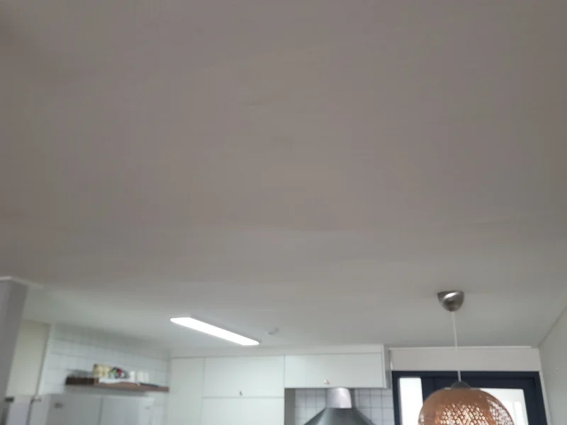 분당 천장누수복구 작업 사진 — 주방 천장 깨끗한 마감 확인