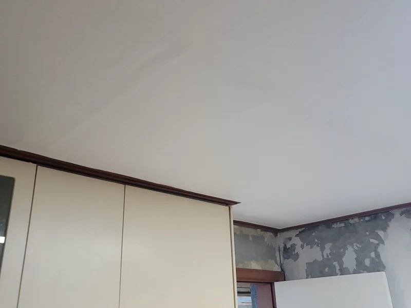 강남 천장누수복구 작업 사진 — 천장 마감 완료, 인접부 확인